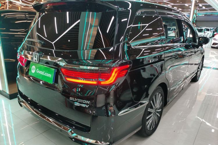 Used Honda Elysion 2022 2.0L eHEV Luxury First Edition
