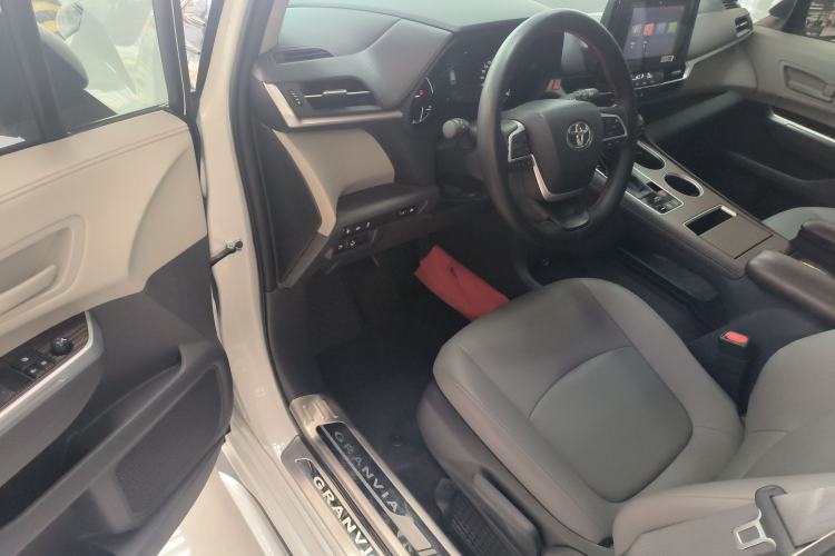 Used Toyota Granvia 2023 2.5L Hybrid Comfort Edition