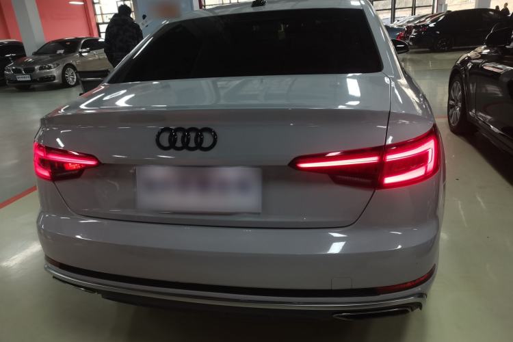 Used Audi A4L 2019 40 TFSI Fashion Edition China VI Emission Standard
