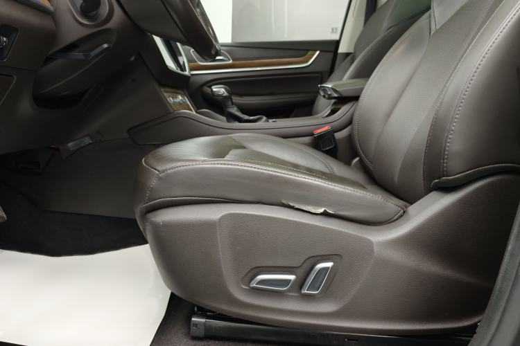 Used Roewe RX8 2018 30T Smart Connectivity Two-Wheel Drive Flagship Edition
