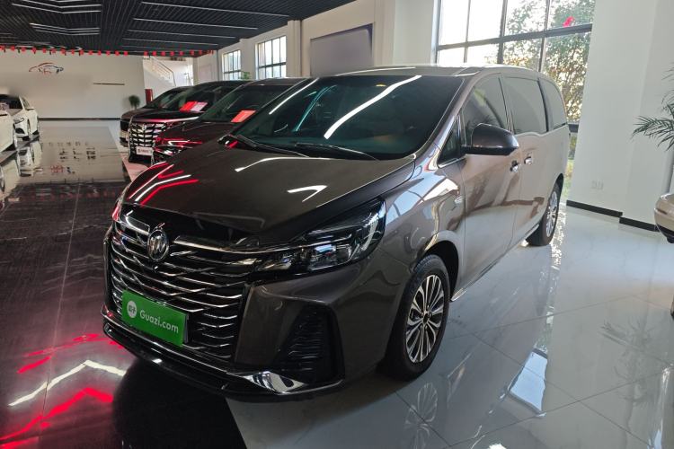 Used Buick GL8 2023 Facelifted Land Cruiser Executive Luxury Version
