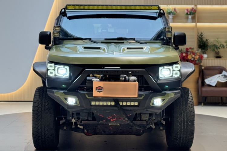 Used  BJ40 2019 2.3T Automatic Four-Wheel Drive Shengshi Huazhang Edition China VI Emission Standard