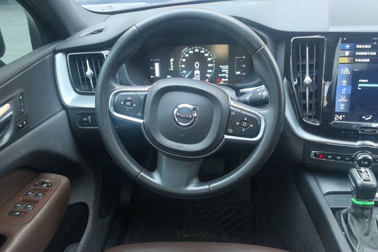 Used Volvo XC60 2021 T5 4x4 Smart Luxury Edition