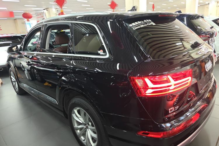 Used Audi Q7 2019 45 TFSI Comfort Model
