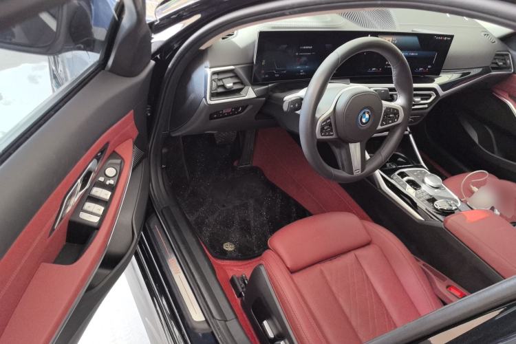 Used BMW i3 2022 eDrive 35 L
