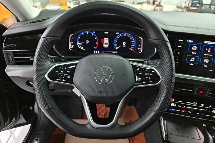 Used Volkswagen Passat 2023 330TSI Luxury Edition
