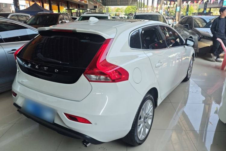 Used Volvo V40 2015 1.6T Zhiya Edition