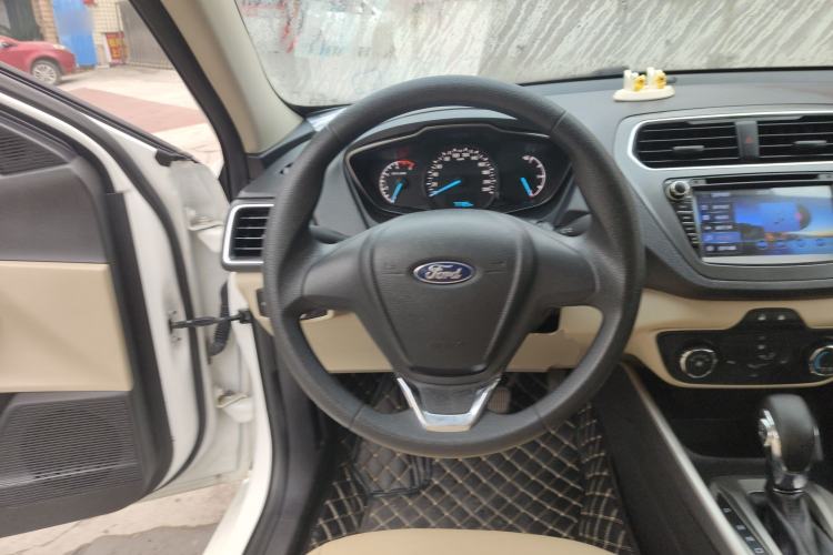 Used Ford Escort 2015 1.5L Automatic Comfort Model
