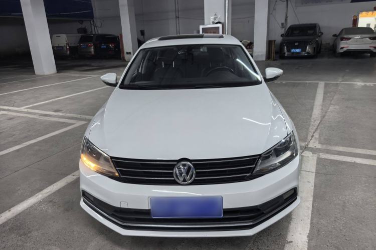 Used Volkswagen Sagitar 2017 180TSI Automatic Luxury Edition
