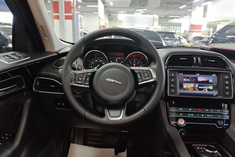 Used Jaguar F-PACE 2018 2.0T Four-Wheel Drive Urban Luxury Edition
