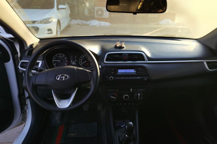 Used Hyundai Verna (older generation) 2020 1.4L Manual GL Refreshed Edition