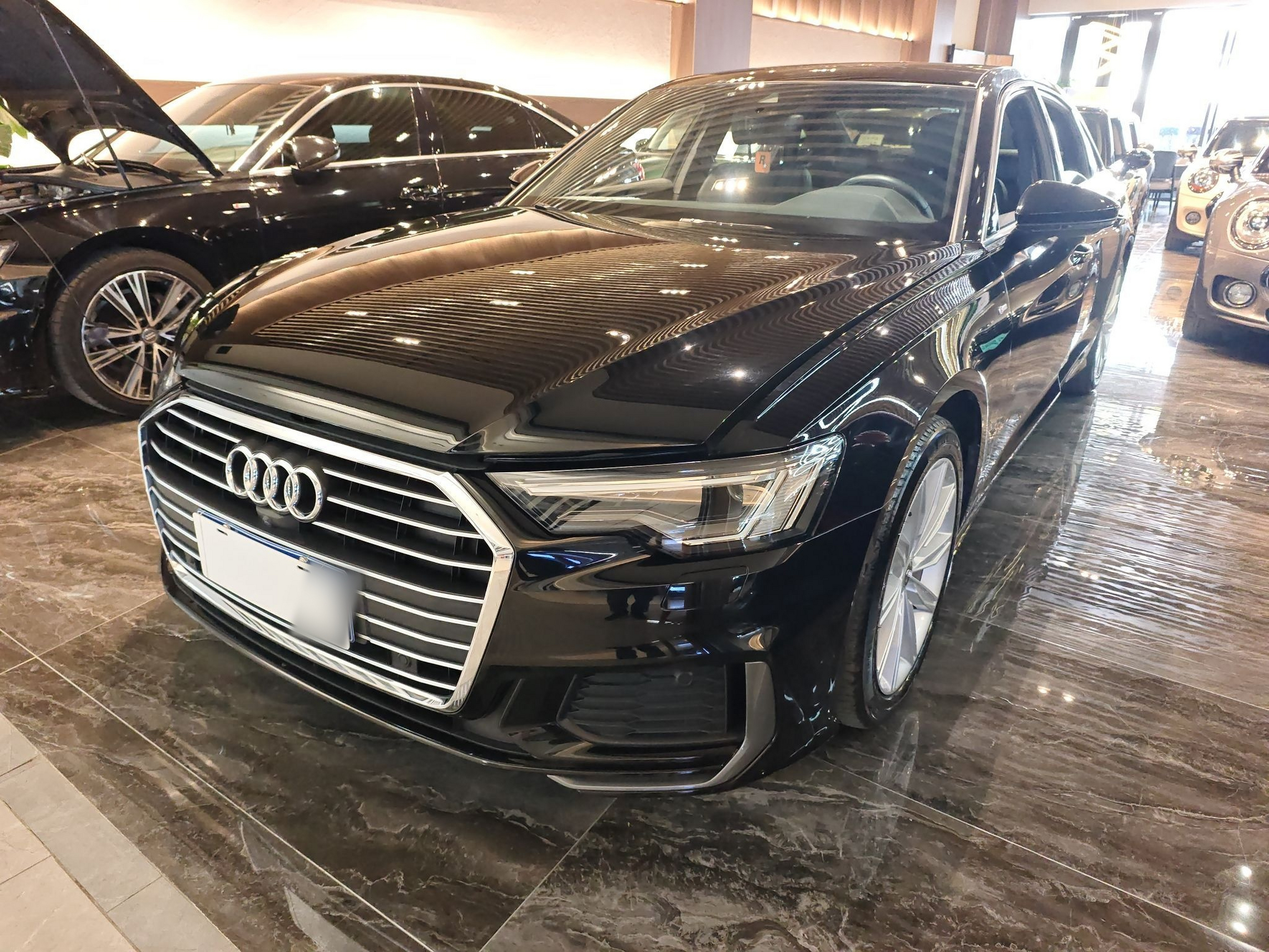 Под передней частью автомобиля