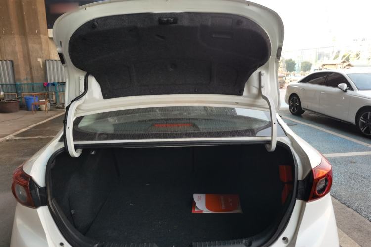 Used Mazda Mazda 3 Axela 2019 Cloud-Controlled Sedan 1.5L Automatic Luxury Model China VI Standard
