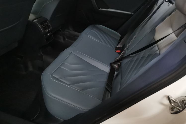 Used Volkswagen Tharu 2024 300TSI Two-Wheel-Drive Moon Luxury Edition
