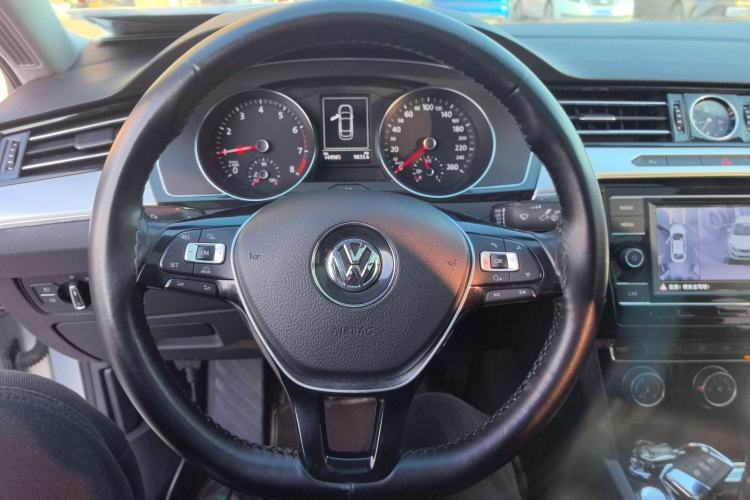 Used Volkswagen Magotan 2018 330TSI DSG Advanced Model
