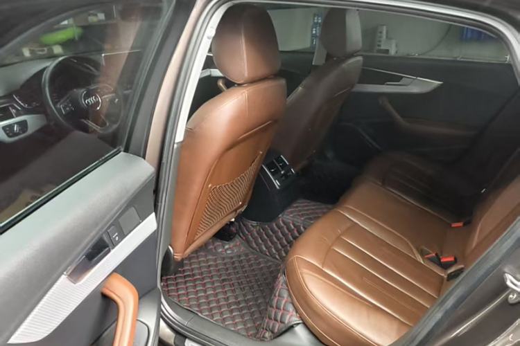 Used Audi A4L 2018 30th Anniversary Edition 40 TFSI Fashion Model
