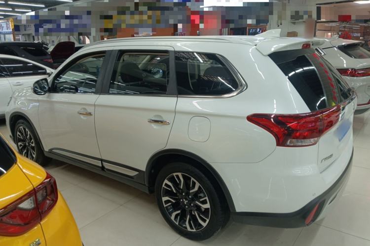 Used Mitsubishi Outlander 2020 2.4L 4x4 Zhi Xiang Edition 5 Seats