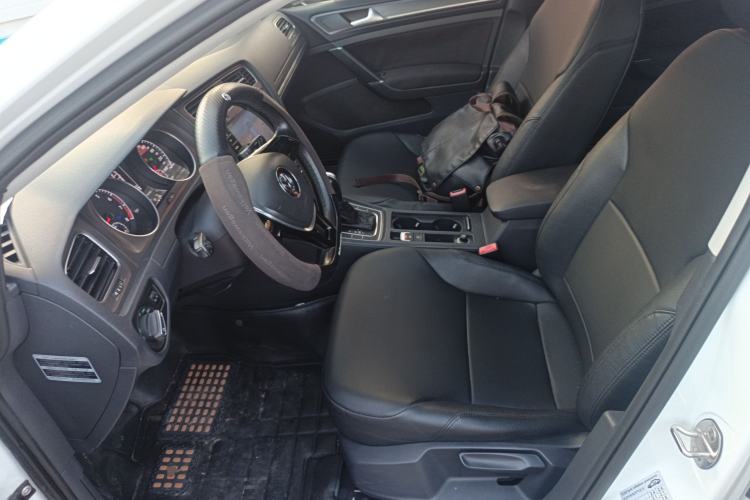 Used Volkswagen Golf 2016 230TSI Automatic Comfort Version
