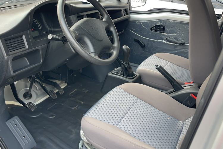 Used Wuling Zhiguang 2020 1.2L Van Utility Model China VI Emission Standard 2 Seats LSI
