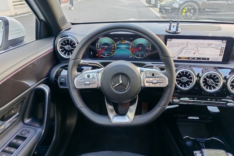 Used Mercedes-Benz A-Class 2022 Second Facelift A 200 L Sport Sedan Fashion Version
