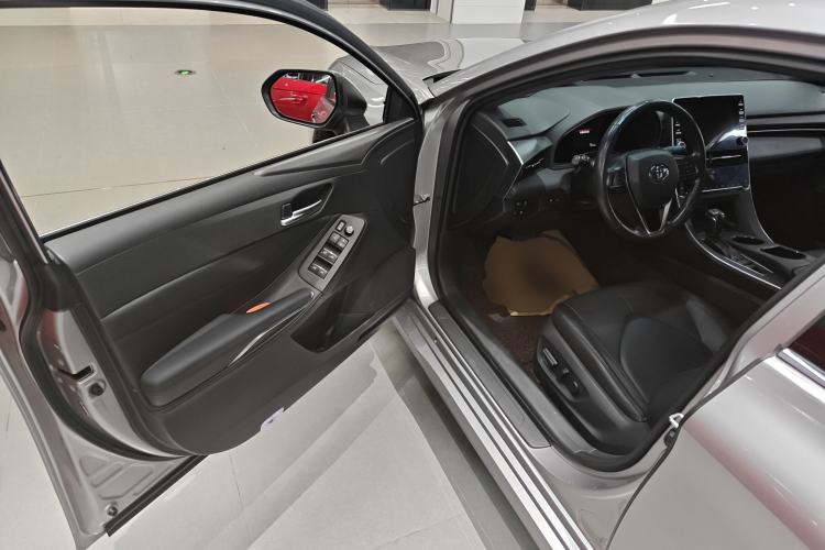 Used Toyota Avalon 2019 Dual-Engine 2.5L Luxury Edition China VI Standard
