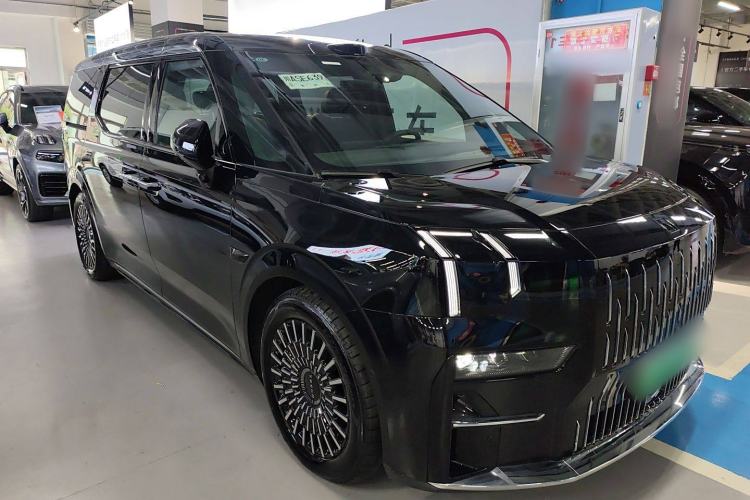 Used Zeekr 009 2024 7-Seater Aisle Version 108 kWh
