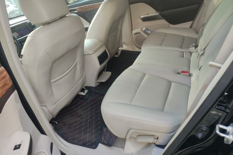 Used GAC Trumpchi GS8 2017 320T Two-Wheel Drive Luxury Smart Connectivity Version (7 Seats)
