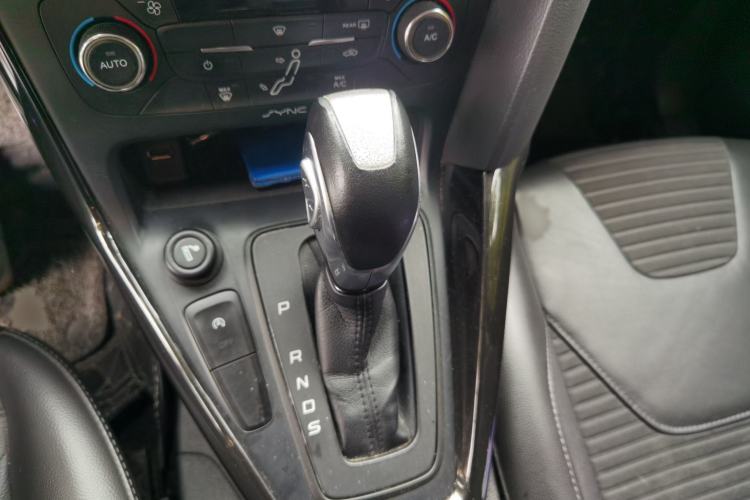 Used Ford Focus 2015 Hatchback EcoBoost 125 Automatic Supreme Style Edition
