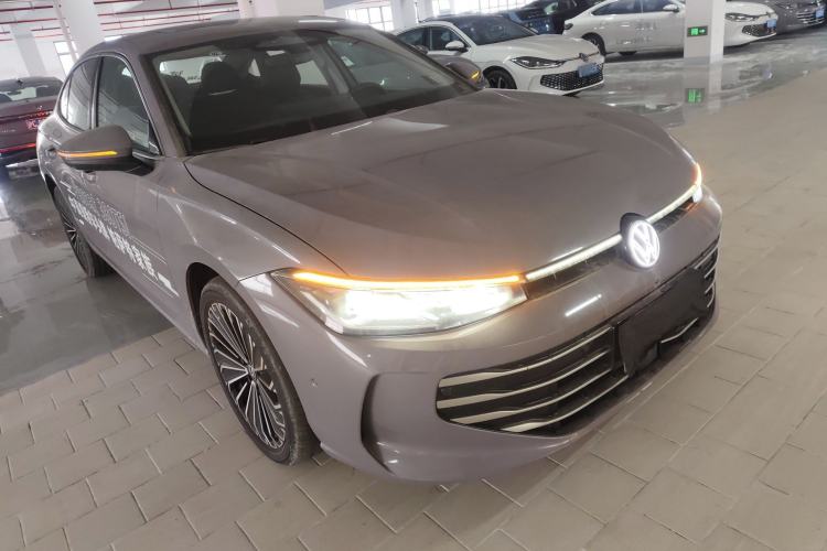 Used Volkswagen Passat 2025 Pro 380TSI Dragon Supreme Edition