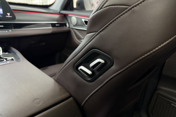 Used Chery Tiggo 8 PLUS 2024 Champion Edition 290TGDI DCT Deluxe Version 5-Seater
