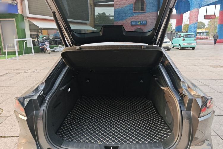 Used  SL03 2023 200Max Range-Extended Version
