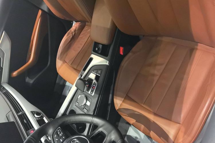 Used Audi A4L 2018 30th Anniversary Edition 40 TFSI Fashion Model
