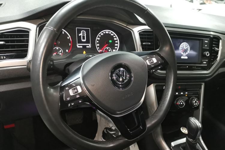 Used Volkswagen T-ROC 2018 280TSI DSG Two-Wheel Drive Advanced Version China V Emission Standard
