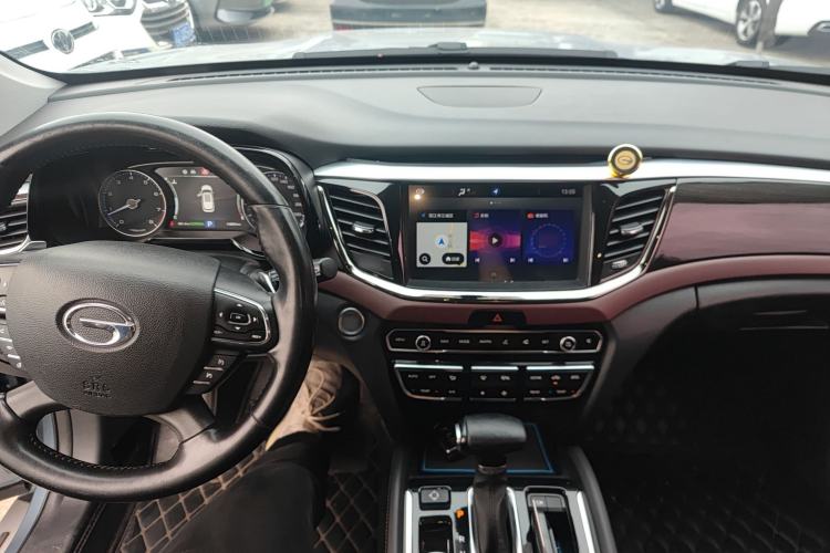 Used GAC Trumpchi GS8 2017 320T Two-Wheel Drive Luxury Smart Connectivity Version (7 Seats)
