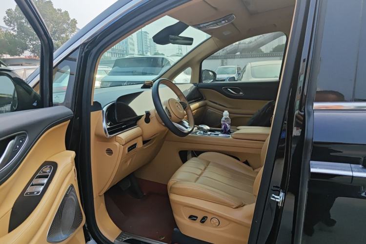 Used VOYAH Dream 2024 PHEV Extended-Range Premium Edition
