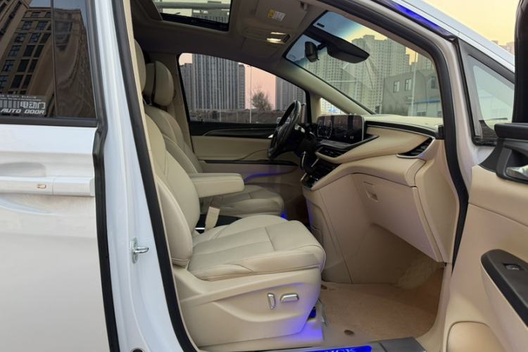 Used Buick GL8 2023 ES Lu Zun Deluxe Model
