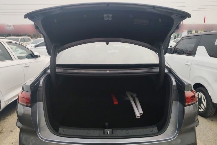 Used BYD Qin L 2025 DM-i Smart Drive 80KM Leading Model