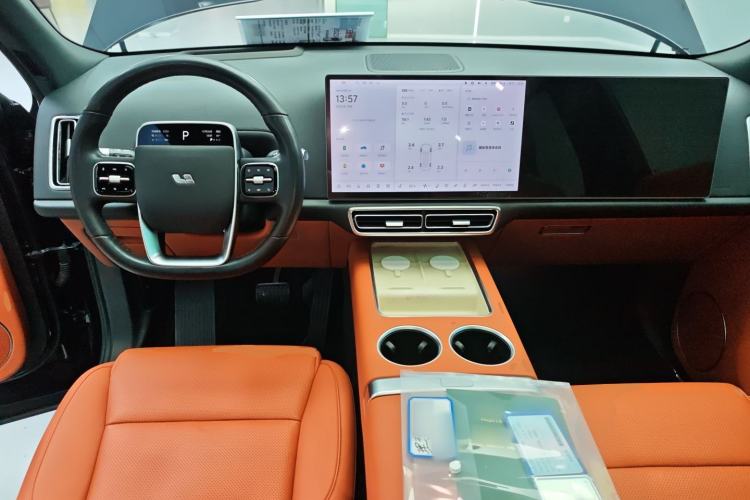 Used Li Auto L8 2023 Air model
