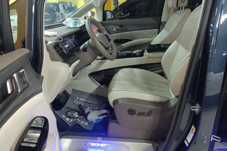 Used Denza D9 2022 DM-i 970 Four-Wheel Drive Flagship Model