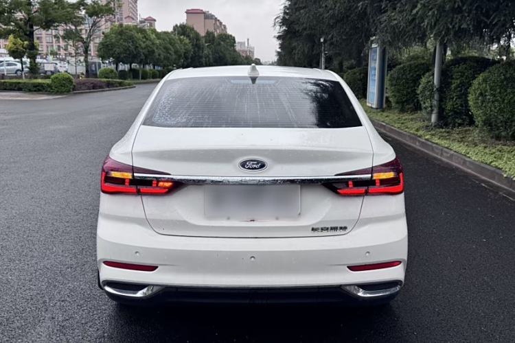 Used Ford Escort 2021 1.5L Automatic Diamond Edition
