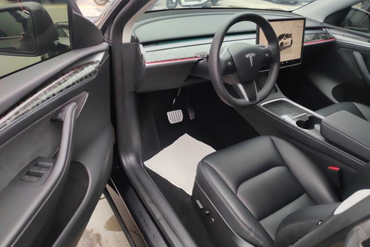 Used Tesla Model Y 2023 Long-Range All-Wheel-Drive Version
