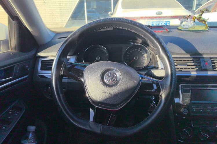 Used Volkswagen Bora 2016 1.6L manual Comfort trim level
