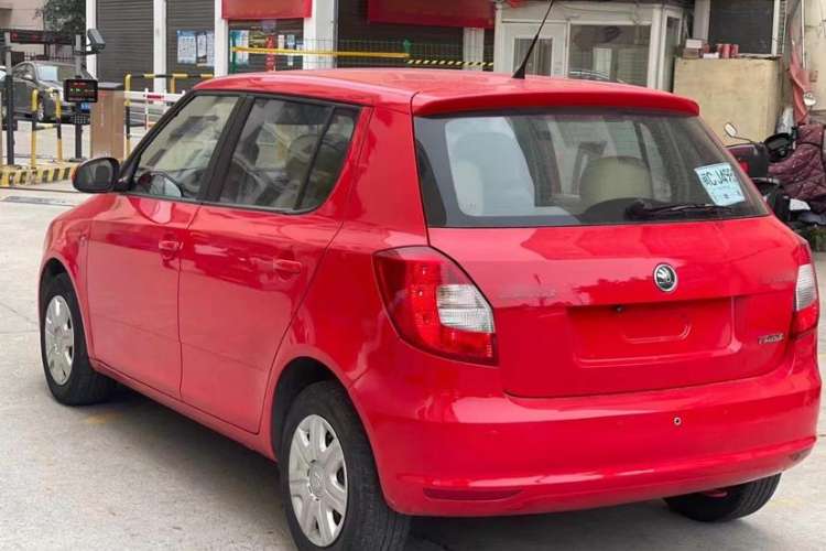 Used Skoda Fabia 2014 1.4L Automatic Crystal Edition
