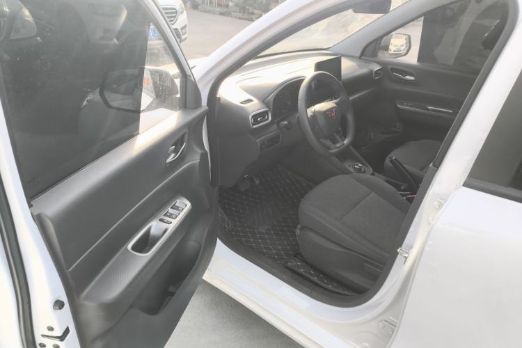 Used Wuling Hongguang New Energy 2025 Extended-Range Hybrid 50KM Comfort Version
