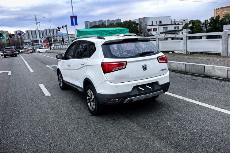 Used Baojun 560 2016 1.5T Manual Luxury Model
