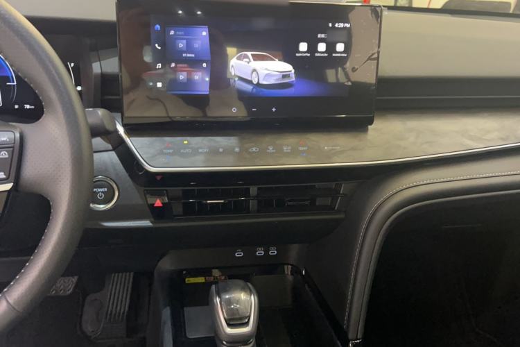 Used Toyota Camry 2024 Dual-Motor 2.0 HGVP Luxury Edition
