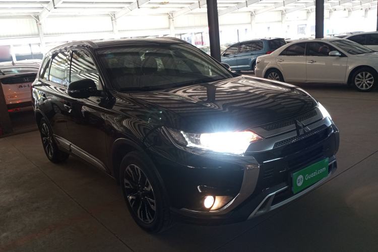 Used Mitsubishi Outlander 2019 2.0L Two-Wheel Drive Comfort Edition 7-Seater China VI Standard
