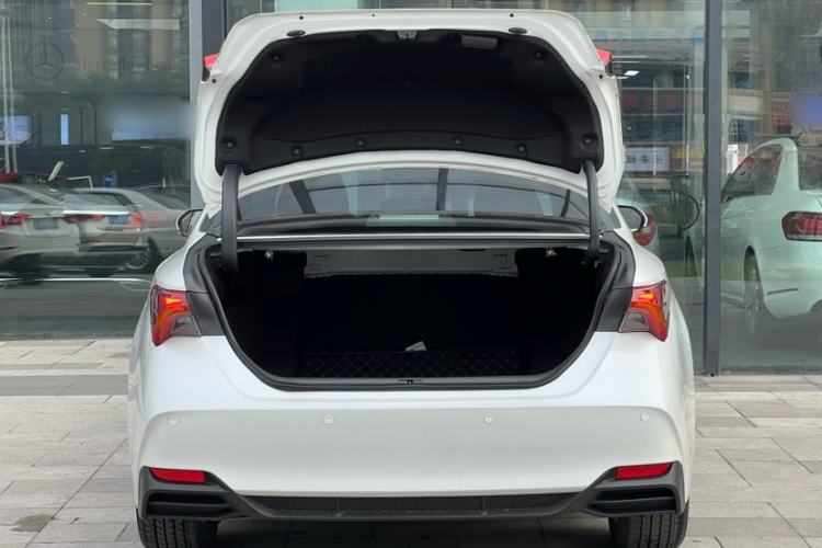 Used Toyota Avalon 2019 Dual-Engine 2.5L Luxury Edition China VI Standard