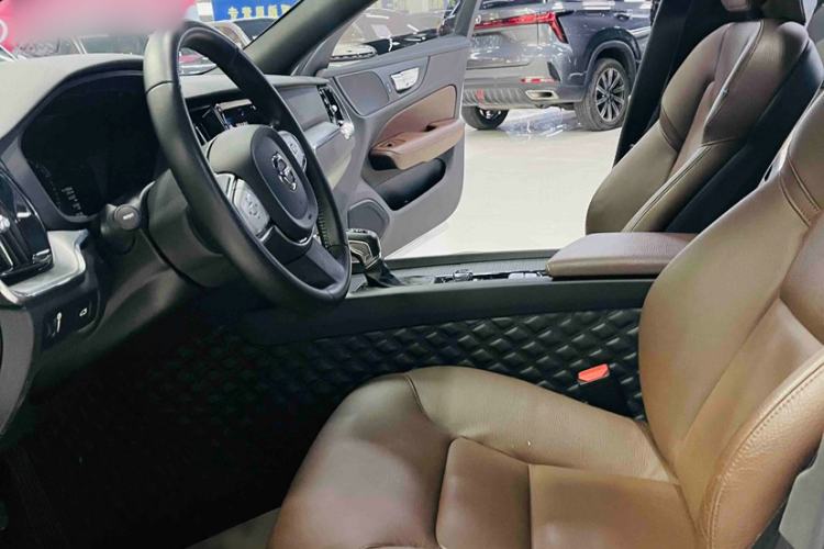 Used Volvo S60 2021 T4 Zhiyi Luxury Edition
