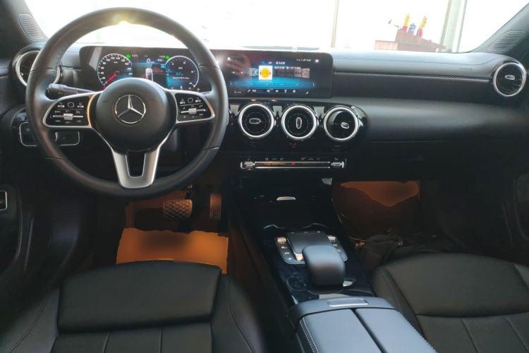 Used Mercedes-Benz A-Class 2022 Restyled A 200 L Sport Sedan Fashion Version
